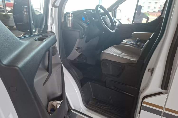 Used Ford Transit 2019 2.0T Diesel Multi-Purpose Commercial Vehicle Mid-Drive Mid-Roof 6-Seater China VI Standard Driver Seat