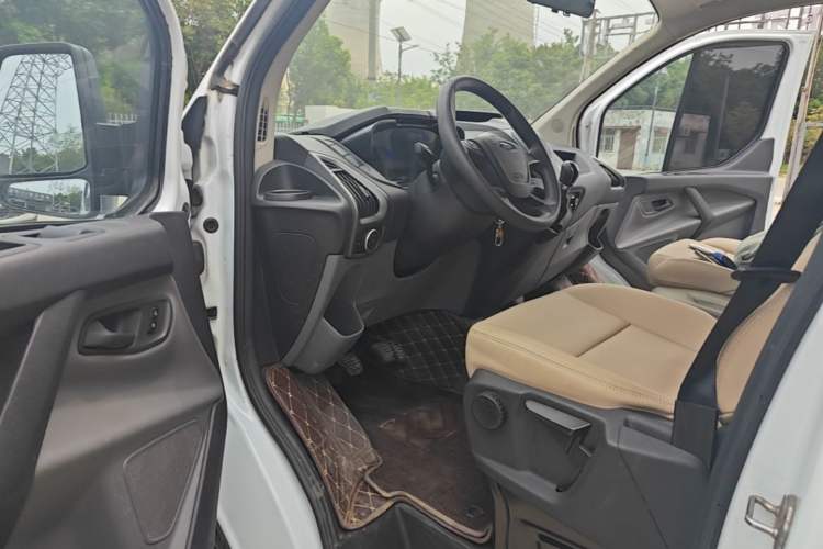 Used Ford Transit 2019 2.0T Diesel Multi-Purpose Commercial Vehicle Short Wheelbase Low Roof 6-Seater China VI Standard Driver Seat