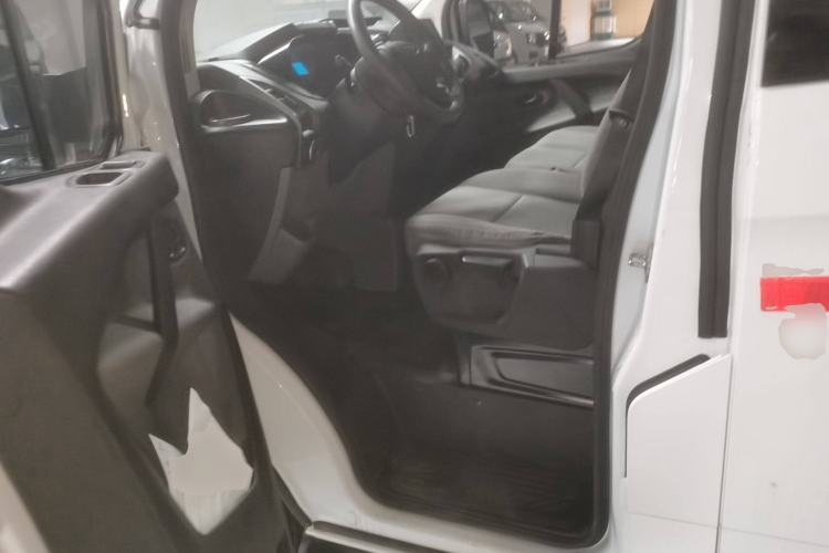 Used Ford Transit 2019 2.0T Diesel Van Mid-Chassis Mid-Roof 3-Seater China VI Standard Driver Seat