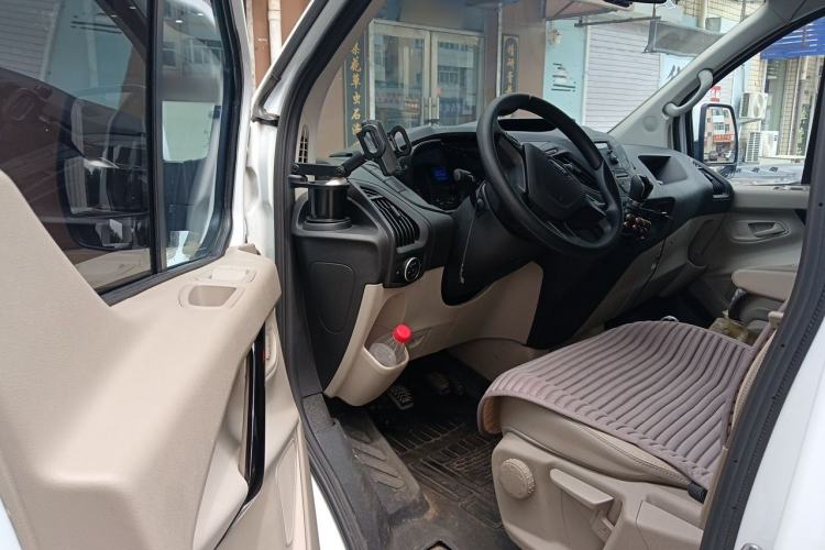 Used Ford Transit 2019 2.0T Diesel Commercial & Travel Short Wheelbase Low-Roof 7-Seater China VI Standard Driver Seat