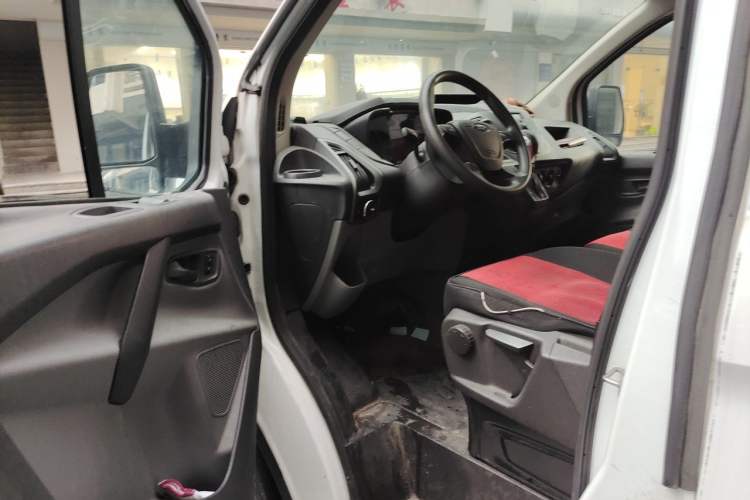 Used Ford Transit 2019 2.0T Gasoline Automatic Multi-Function Commercial Vehicle Short Wheelbase Low Roof 6-Seater China VI Standard Driver Seat