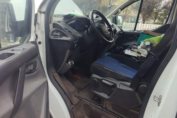 Used Ford Transit 2019 2.0T Diesel Multi-Purpose Commercial Vehicle Short Wheelbase Low Roof 6-Seater China VI Standard Driver Seat
