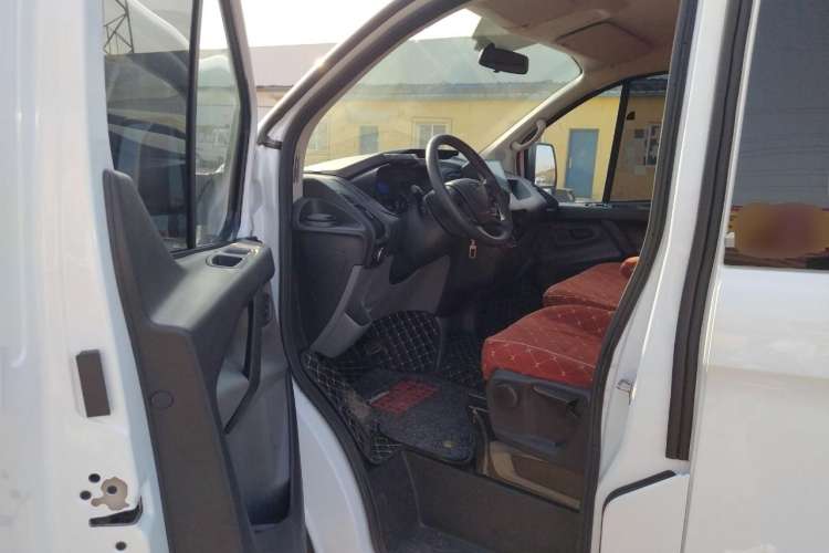 Used Ford Transit 2019 2.0T Gasoline Automatic Multi-Function Commercial Vehicle Short Wheelbase Low Roof 6-Seater China VI Standard Driver Seat