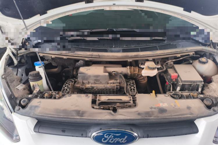 Used Ford Transit 2019 2.0T Gasoline Automatic Multi-Function Commercial Vehicle Short Wheelbase Low Roof 6-Seater China VI Standard Engine Bay
