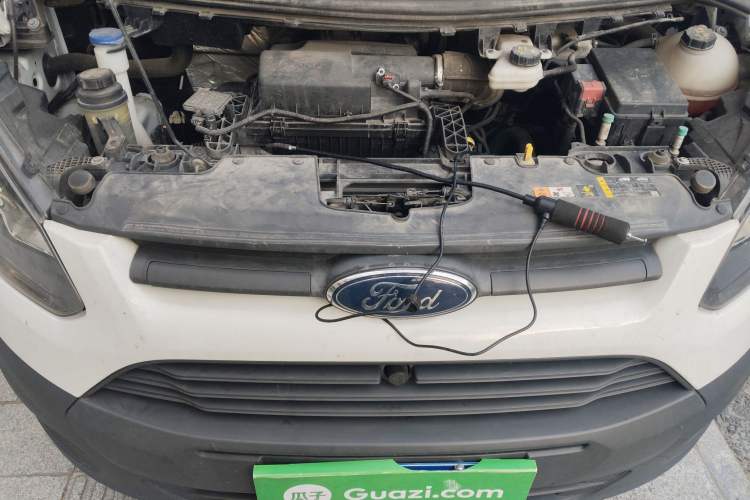 Used Ford Transit 2019 2.0T Diesel Business & Travel Mid-Drive Mid-Roof 7-Seater China VI Standard Engine Bay