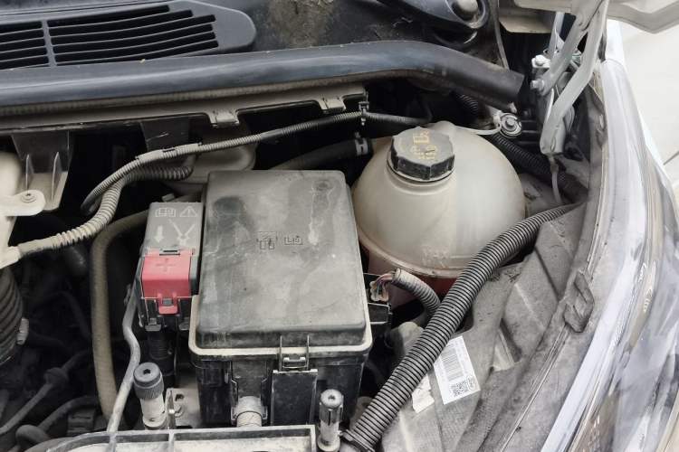 Used Ford Transit 2019 2.0T Gasoline Automatic Multi-Function Commercial Vehicle Mid-Roof 6-Seater China VI Standard Engine Bay Left