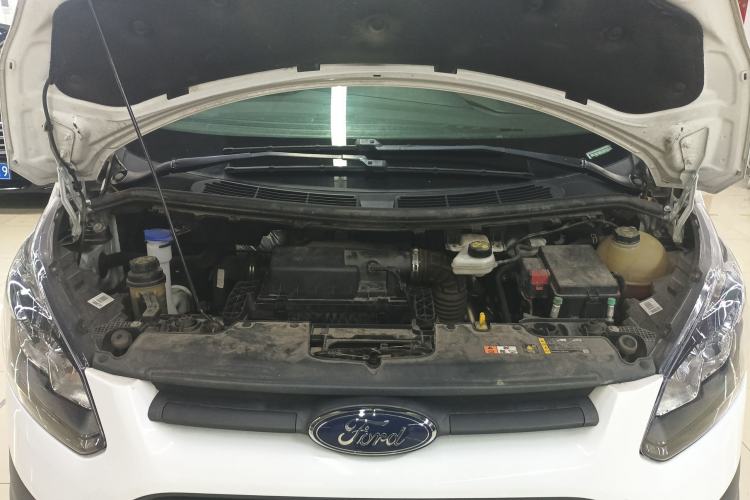 Used Ford Transit 2019 2.0T Gasoline Automatic Multi-Function Commercial Vehicle Short Wheelbase Low Roof 6-Seater China VI Standard Engine Bay