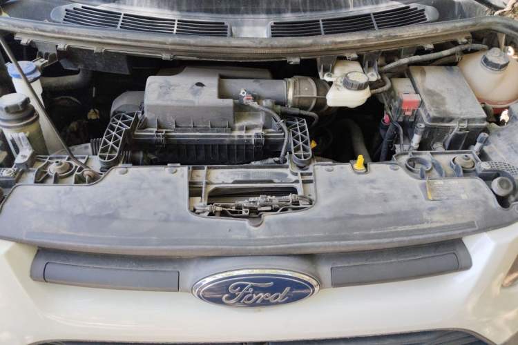 Used Ford Transit 2019 2.0T Diesel Multi-Purpose Commercial Vehicle Short Wheelbase Low Roof 6-Seater China VI Standard Engine Bay