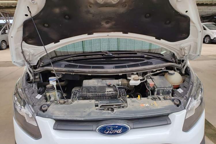 Used Ford Transit 2019 2.0T Diesel Multi-Purpose Commercial Vehicle Short Wheelbase Mid-Roof Design 6-Seater China VI Standard Engine Bay