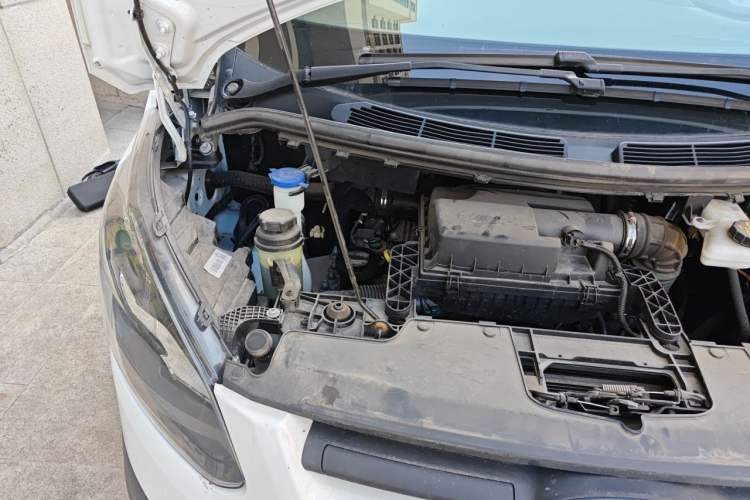Used Ford Transit 2019 2.0T Gasoline Multi-Purpose Commercial Vehicle Short Wheelbase Low Roof 6-Seater China VI Standard Engine Bay Right