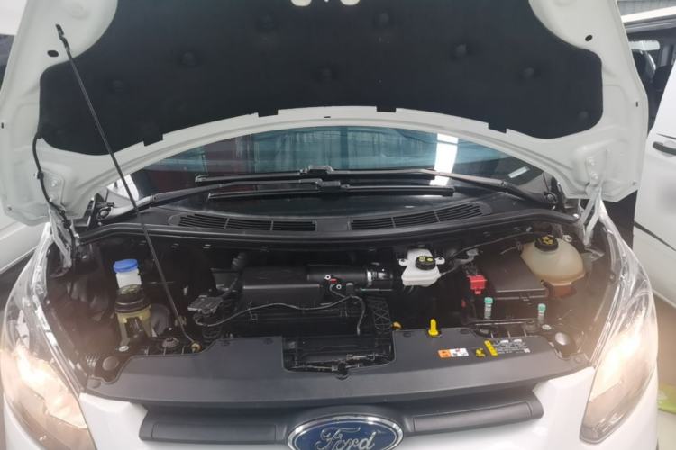 Used Ford Transit 2019 2.0T Diesel Van Short Wheelbase Mid-Roof 3-Seater China VI Standard Engine Bay