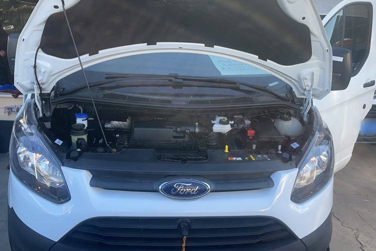 Used Ford Transit 2019 2.0T Gasoline Multi-Function Commercial Vehicle Short Wheelbase Mid-Roof 6-Seater China VI Standard Engine Bay