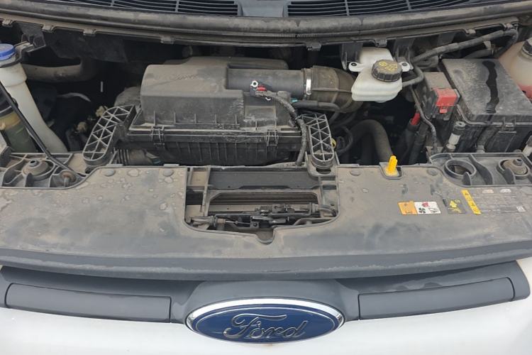 Used Ford Transit 2019 2.0T Diesel Multi-Purpose Commercial Vehicle Short Wheelbase Low Roof 6-Seater China VI Standard Engine Bay