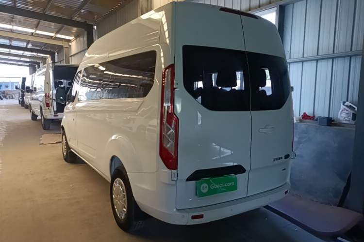 Used Ford Transit 2019 2.0T Diesel Commercial & Travel Mid-axle Mid-roof 9-Seater China VI Exterior 2