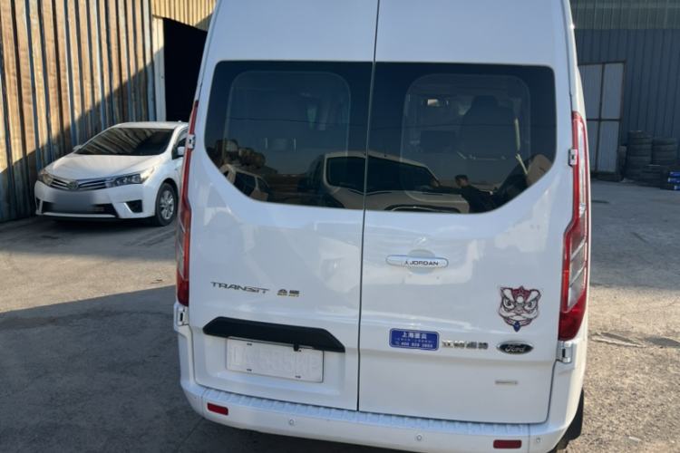 Used Ford Transit 2019 2.0T Gasoline Automatic Business & Travel Version Mid-Drive Mid-Roof 9-Seater China VI Standard Exterior 2