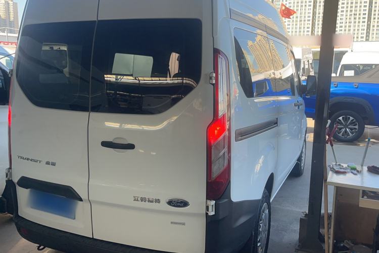 Used Ford Transit 2019 2.0T Gasoline Multi-Function Commercial Vehicle Short Wheelbase Mid-Roof 6-Seater China VI Standard Exterior 2