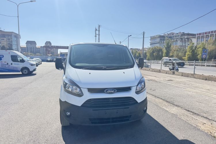 Used Ford Transit 2019 2.0T Diesel Van Short Wheelbase Low Roof 3-Seater China VI Standard Exterior 3