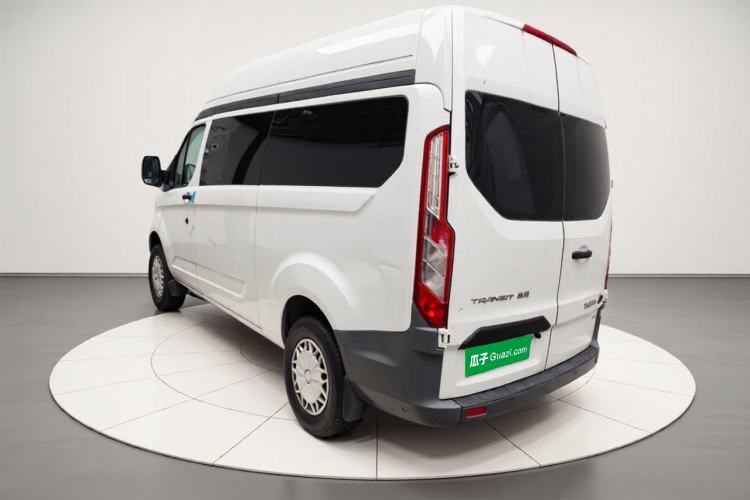 Used Ford Transit 2019 2.0T Diesel Multi-Purpose Commercial Vehicle Mid-Drive Mid-Roof 6-Seater China VI Standard Exterior 3