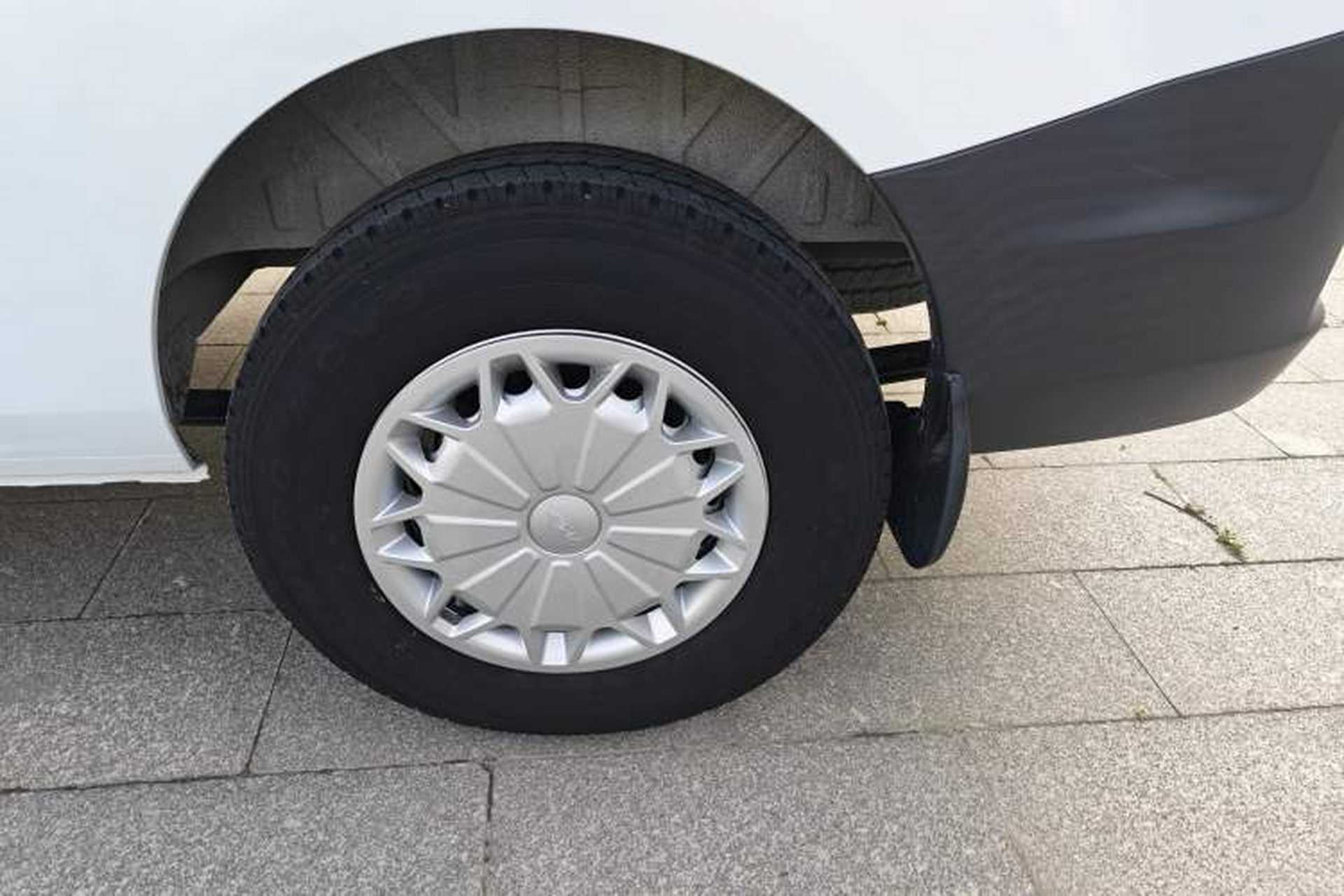 Used Ford Transit 2019 2.0T Diesel Multi-Purpose Commercial Vehicle Mid-Drive Mid-Roof 6-Seater China VI Standard Exterior 4
