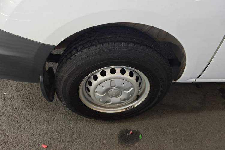 Used Ford Transit 2019 2.0T Diesel Multi-Purpose Commercial Vehicle Short Wheelbase Low Roof 6-Seater China VI Standard Exterior 5