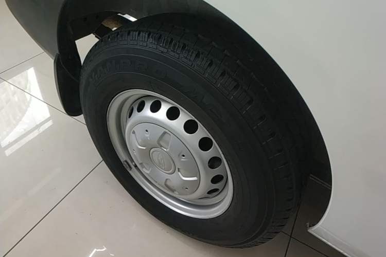 Used Ford Transit 2019 2.0T Diesel Multi-Purpose Commercial Vehicle Mid-Drive Mid-Roof 6-Seater China VI Standard Exterior 5