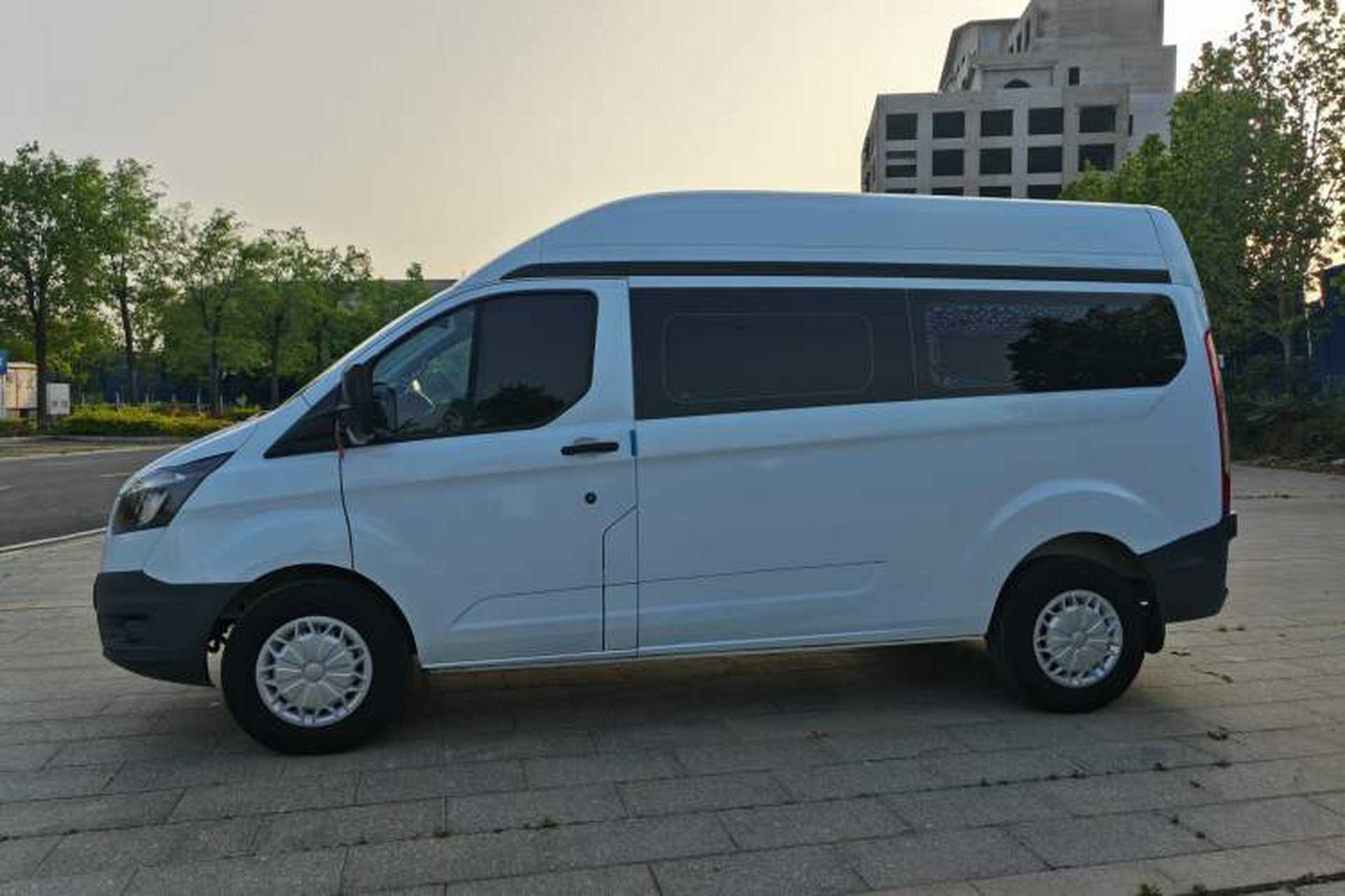 Used Ford Transit 2019 2.0T Diesel Multi-Purpose Commercial Vehicle Mid-Drive Mid-Roof 6-Seater China VI Standard Exterior 5