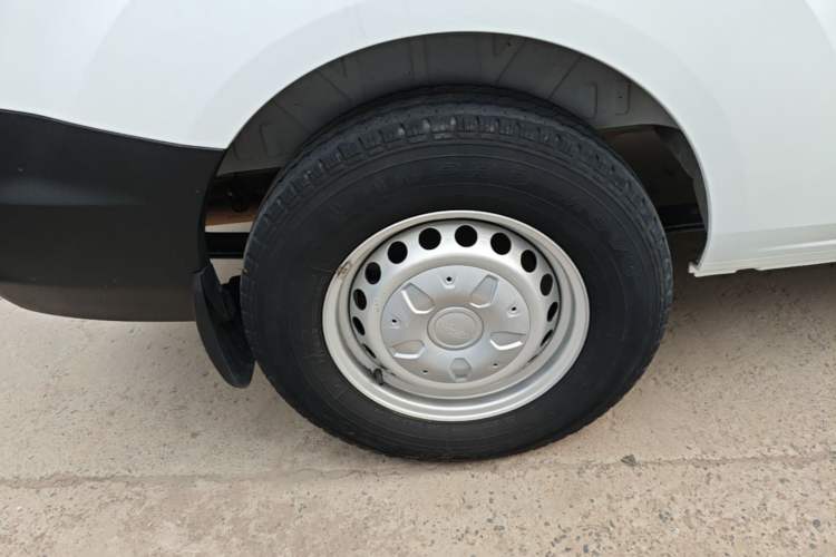 Used Ford Transit 2019 2.0T Diesel Multi-Purpose Commercial Vehicle Mid-Drive Mid-Roof 6-Seater China VI Standard Exterior 5