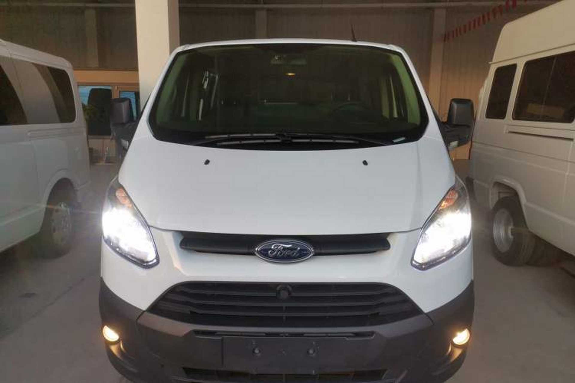 Used Ford Transit 2019 2.0T Diesel Multi-Purpose Commercial Vehicle Short Wheelbase Low Roof 6-Seater China VI Standard Front