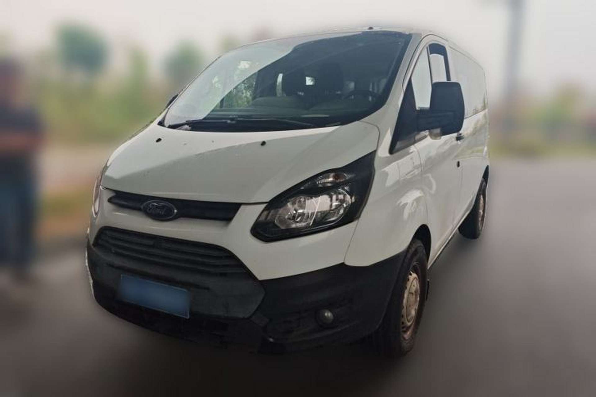 Used Ford Transit 2019 2.0T Diesel Multi-Purpose Commercial Vehicle Short Wheelbase Low Roof 6-Seater China VI Standard Front Left 45 Deg