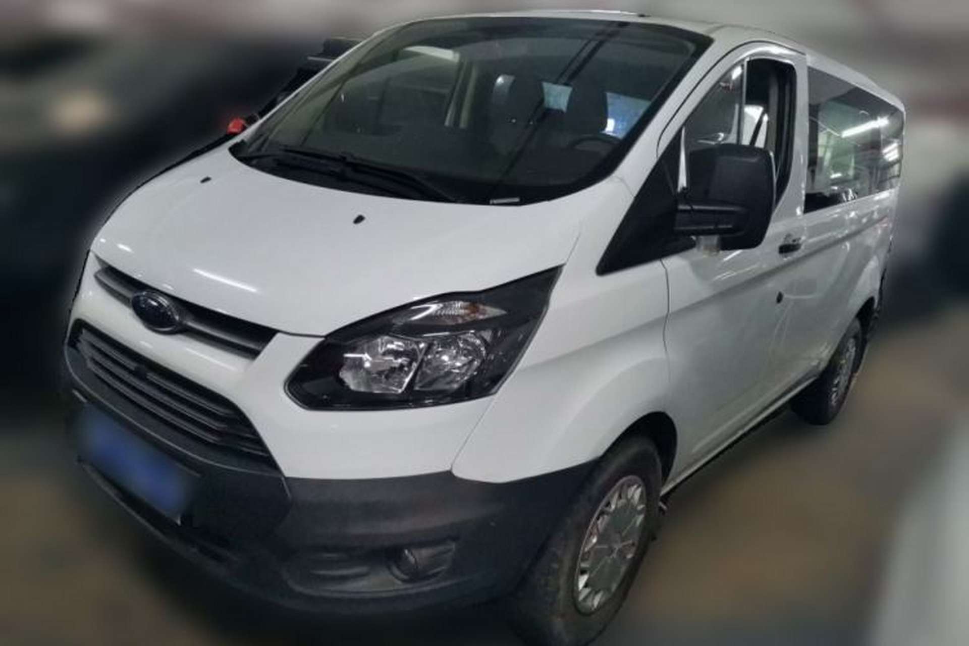 Used Ford Transit 2019 2.0T Diesel Multi-Purpose Commercial Vehicle Short Wheelbase Low Roof 6-Seater China VI Standard Front Left 45 Deg