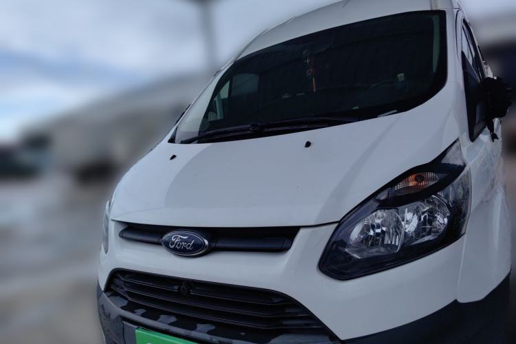Used Ford Transit 2019 2.0T Diesel Van Short Wheelbase Mid-Roof 3-Seater China VI Standard Front