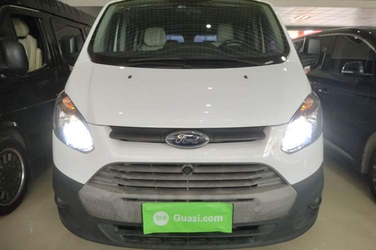 Used Ford Transit 2019 2.0T Gasoline Automatic Multi-Function Commercial Vehicle Short Wheelbase Low Roof 6-Seater China VI Standard Front