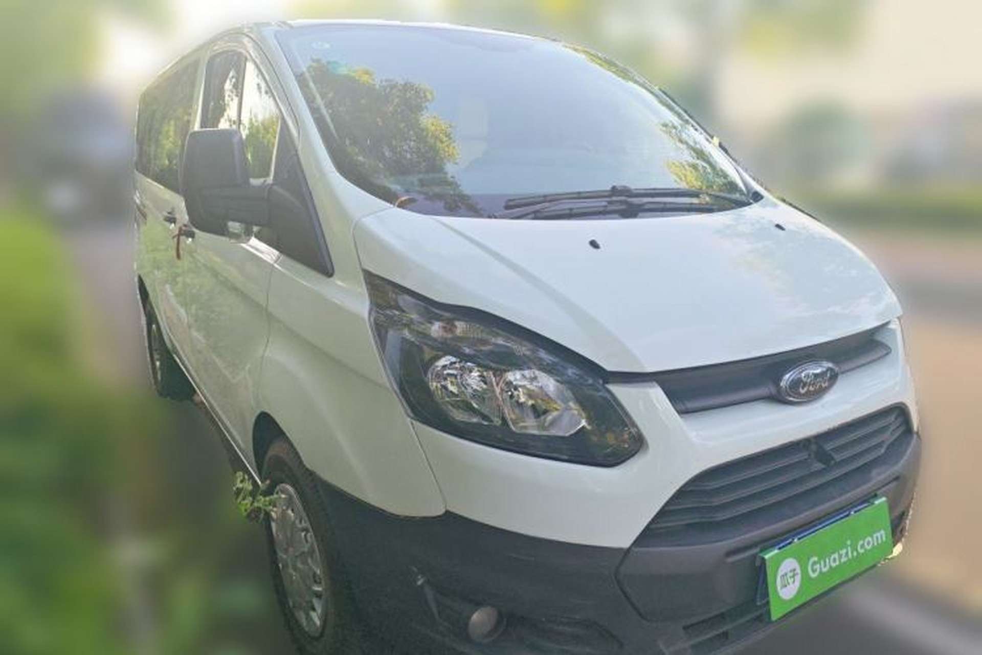 Used Ford Transit 2019 2.0T Diesel Multi-Purpose Commercial Vehicle Short Wheelbase Low Roof 6-Seater China VI Standard Front Right 45 Deg