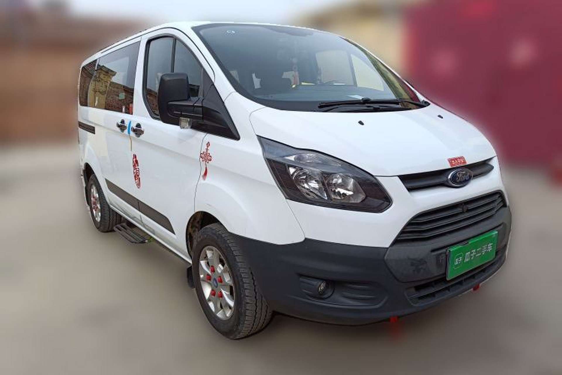Used Ford Transit 2019 2.0T Gasoline Automatic Multi-Function Commercial Vehicle Short Wheelbase Low Roof 6-Seater China VI Standard Front Right 45 Deg
