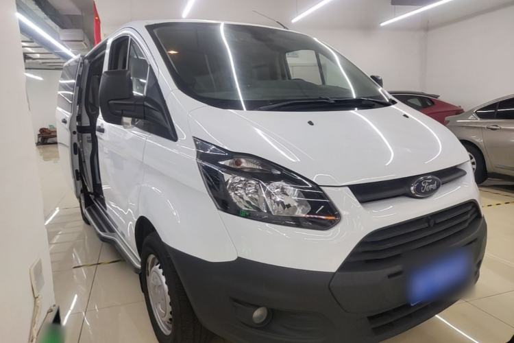 Used Ford Transit 2019 2.0T Gasoline Automatic Multi-Function Commercial Vehicle Short Wheelbase Low Roof 6-Seater China VI Standard Front Right 45 Deg