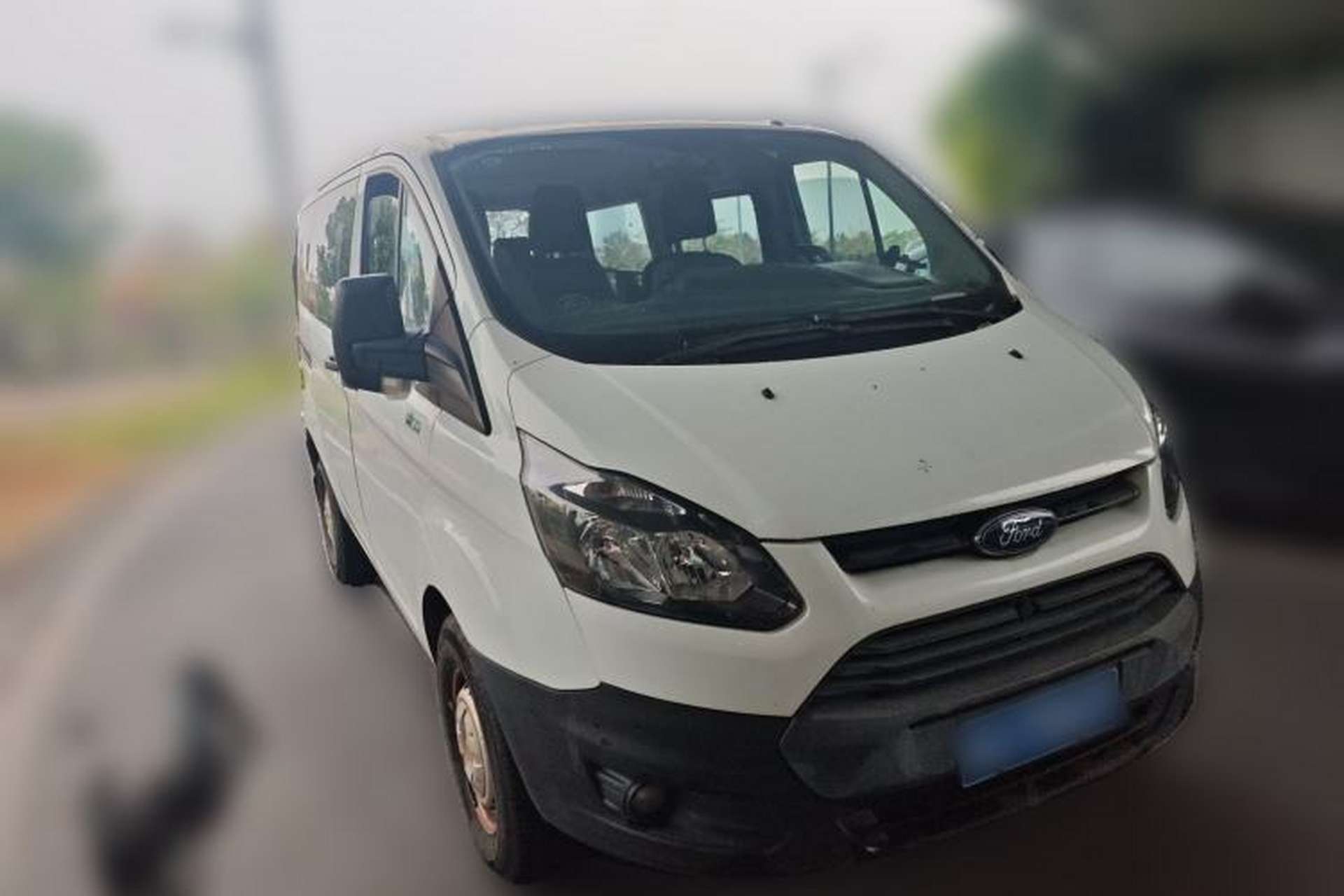 Used Ford Transit 2019 2.0T Diesel Multi-Purpose Commercial Vehicle Short Wheelbase Low Roof 6-Seater China VI Standard Front Right 45 Deg