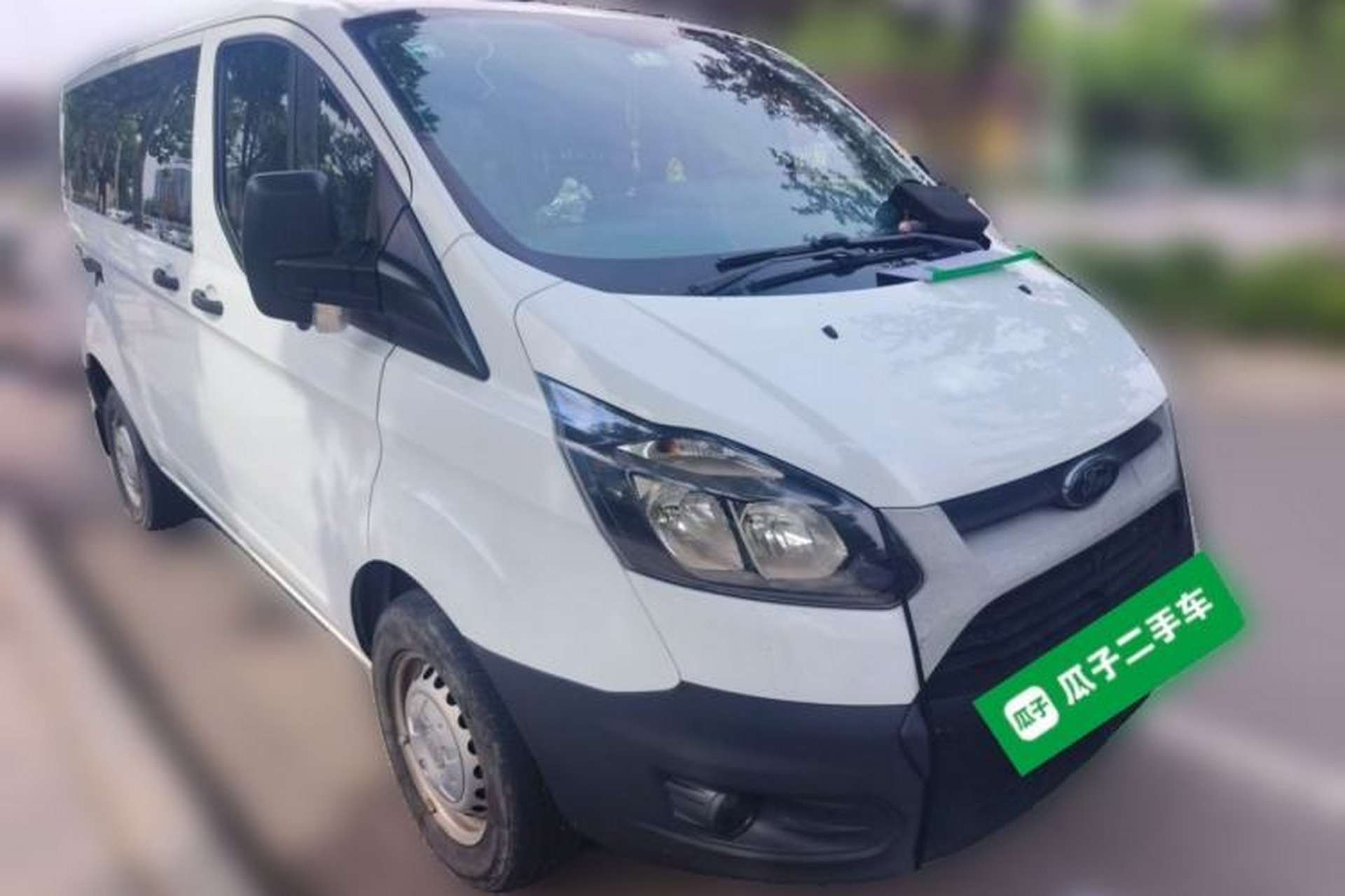 Used Ford Transit 2019 2.0T Gasoline Automatic Multi-Function Commercial Vehicle Short Wheelbase Low Roof 6-Seater China VI Standard Front Right 45 Deg