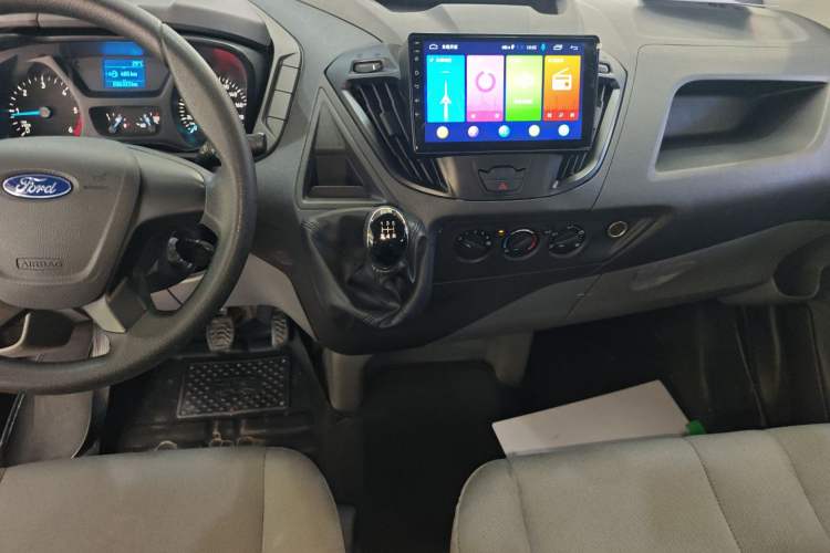 Used Ford Transit 2019 2.0T Diesel Multi-Purpose Commercial Vehicle Short Wheelbase Low Roof 6-Seater China VI Standard Gear Lever