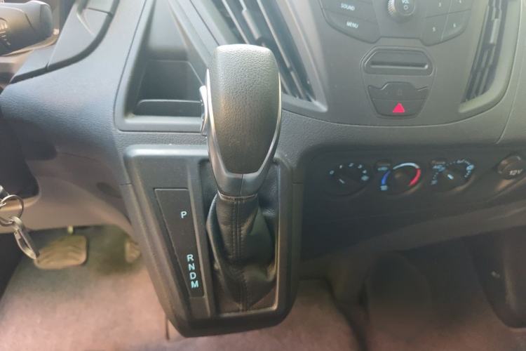 Used Ford Transit 2019 2.0T Gasoline Automatic Multi-Function Commercial Vehicle Mid-Roof 6-Seater China VI Standard Gear Lever