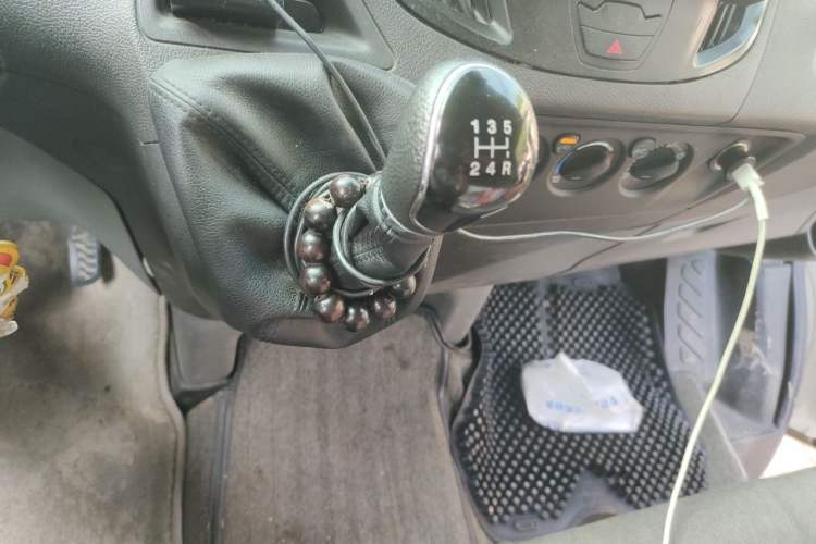 Used Ford Transit 2019 2.0T Gasoline Multi-Purpose Commercial Vehicle Mid-Drive Mid-Roof 6-Seater China VI Standard Gear Lever