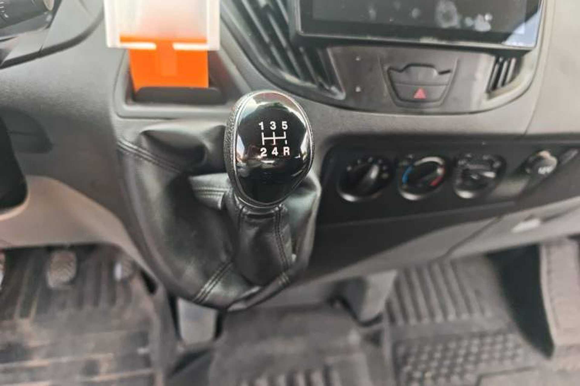 Used Ford Transit 2019 2.0T Diesel Multi-Purpose Commercial Vehicle Mid-Drive Mid-Roof 6-Seater China VI Standard Gear Lever