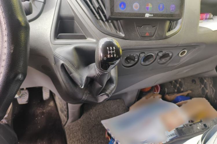 Used Ford Transit 2019 2.0T Diesel Multi-Purpose Commercial Vehicle Mid-Drive Mid-Roof 6-Seater China VI Standard Gear Lever