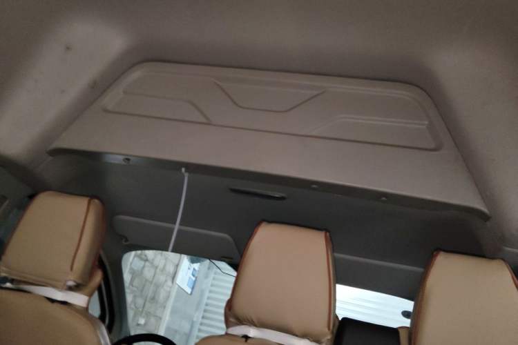 Used Ford Transit 2019 2.0T Diesel Multi-Purpose Commercial Vehicle Mid-Drive Mid-Roof 6-Seater China VI Standard Headliner