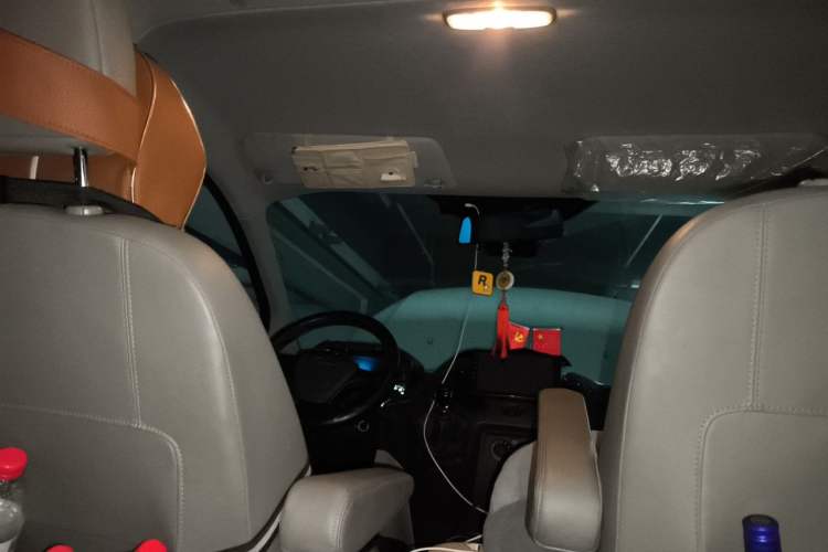 Used Ford Transit 2019 2.0T Diesel Commercial & Travel Short Wheelbase Low-Roof 7-Seater China VI Standard Headliner