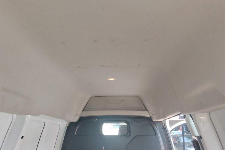 Used Ford Transit 2019 2.0T Gasoline Van Mid-axle Mid-roof 3-Seater China VI Standard Headliner