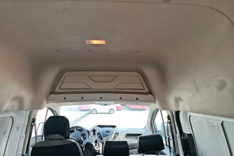 Used Ford Transit 2019 2.0T Diesel Van Short Wheelbase Mid-Roof 3-Seater China VI Standard Headliner