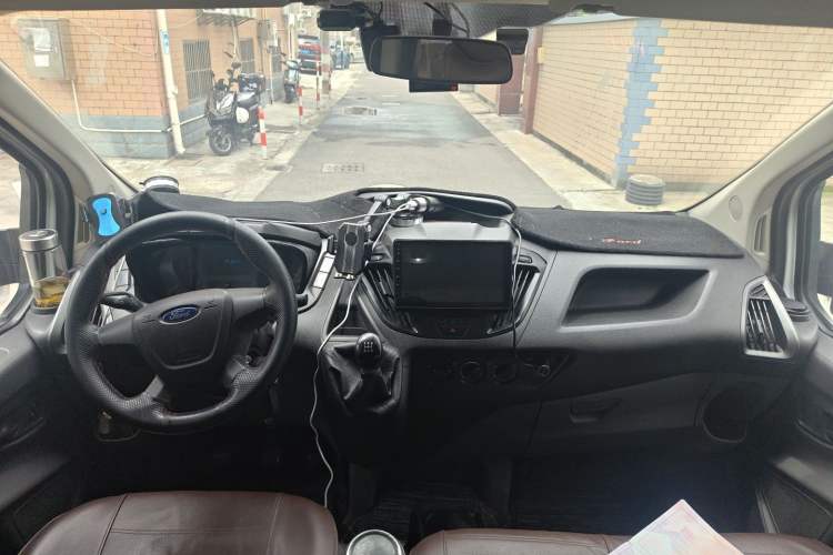 Used Ford Transit 2019 2.0T Diesel Multi-Purpose Commercial Vehicle Mid-Drive Mid-Roof 6-Seater China VI Standard Headliner