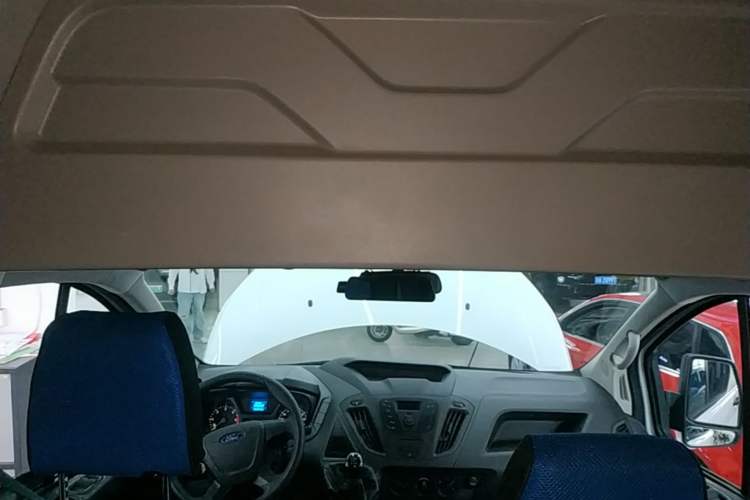 Used Ford Transit 2019 2.0T Diesel Multi-Purpose Commercial Vehicle Mid-Drive Mid-Roof 6-Seater China VI Standard Headliner