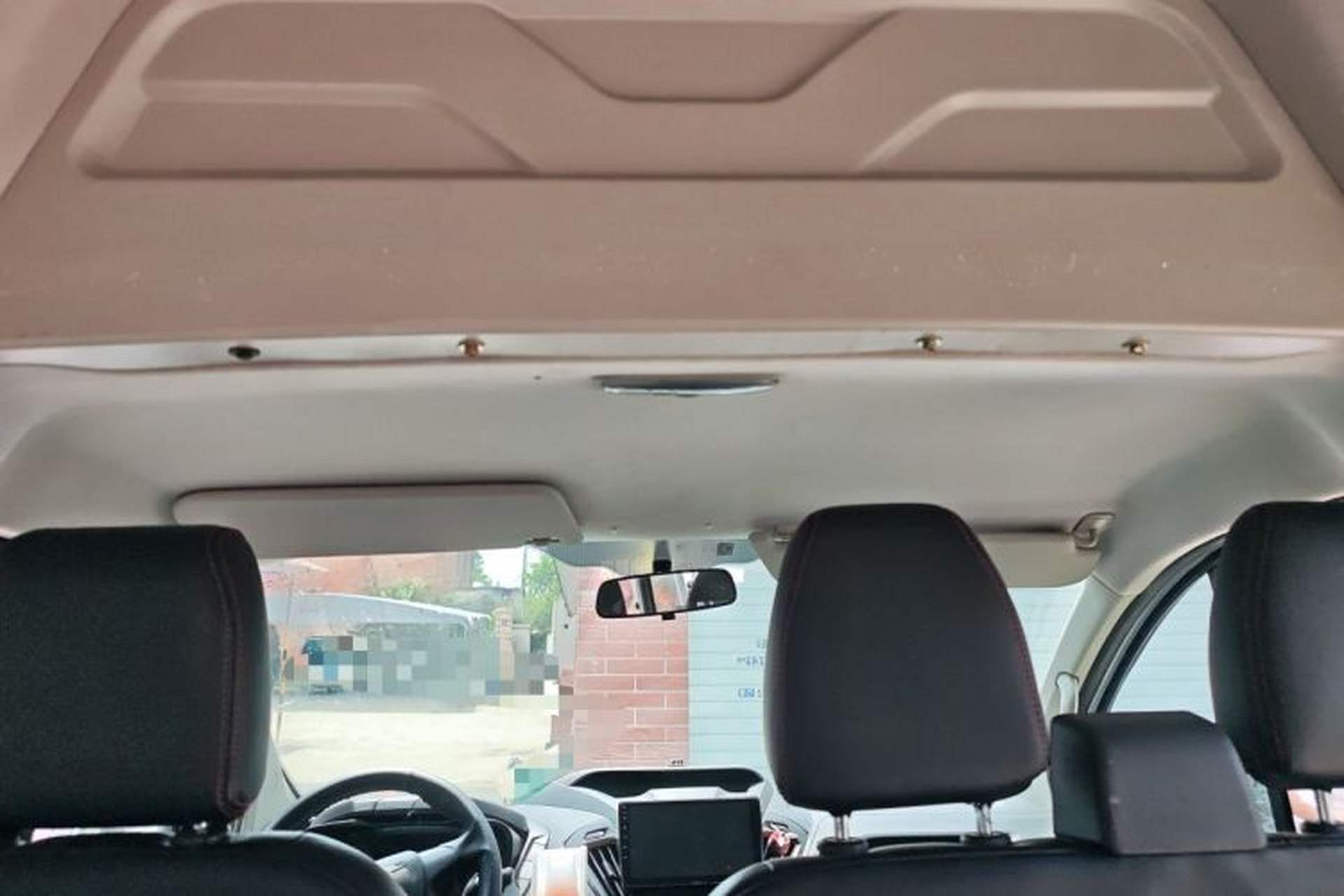 Used Ford Transit 2019 2.0T Diesel Multi-Purpose Commercial Vehicle Mid-Drive Mid-Roof 6-Seater China VI Standard Headliner