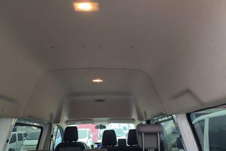 Used Ford Transit 2019 2.0T Diesel Multi-Purpose Commercial Vehicle Mid-Drive Mid-Roof 6-Seater China VI Standard Headliner